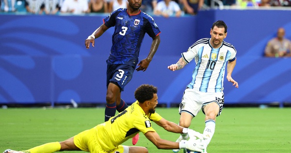 Khoảnh khắc thủ thành Vozinha cản phá Messi: Huyền thoại dù Cabo Verde thua - hình ảnh - 33winapp.vip